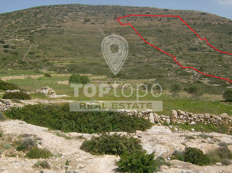 Sikinos island: Amphitheatric land plot at Katergo