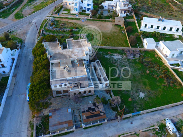 Folegandros island: Hotel at Karavostasis