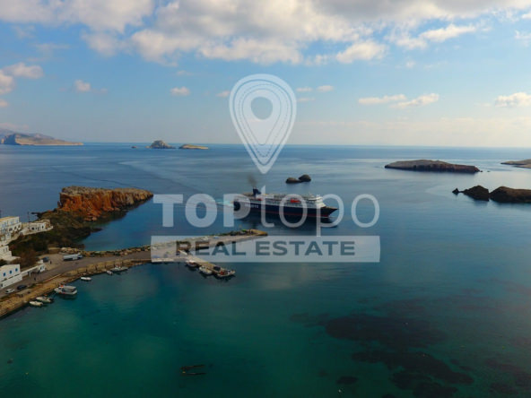 Folegandros island: Hotel at Karavostasis