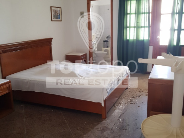 Folegandros island: Hotel at Karavostasis