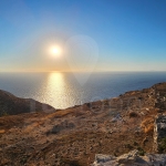 TP631. Σίκινος: Αμφιθεατρικό Οικόπεδο με θέα στο ηλιοβασίλεμα